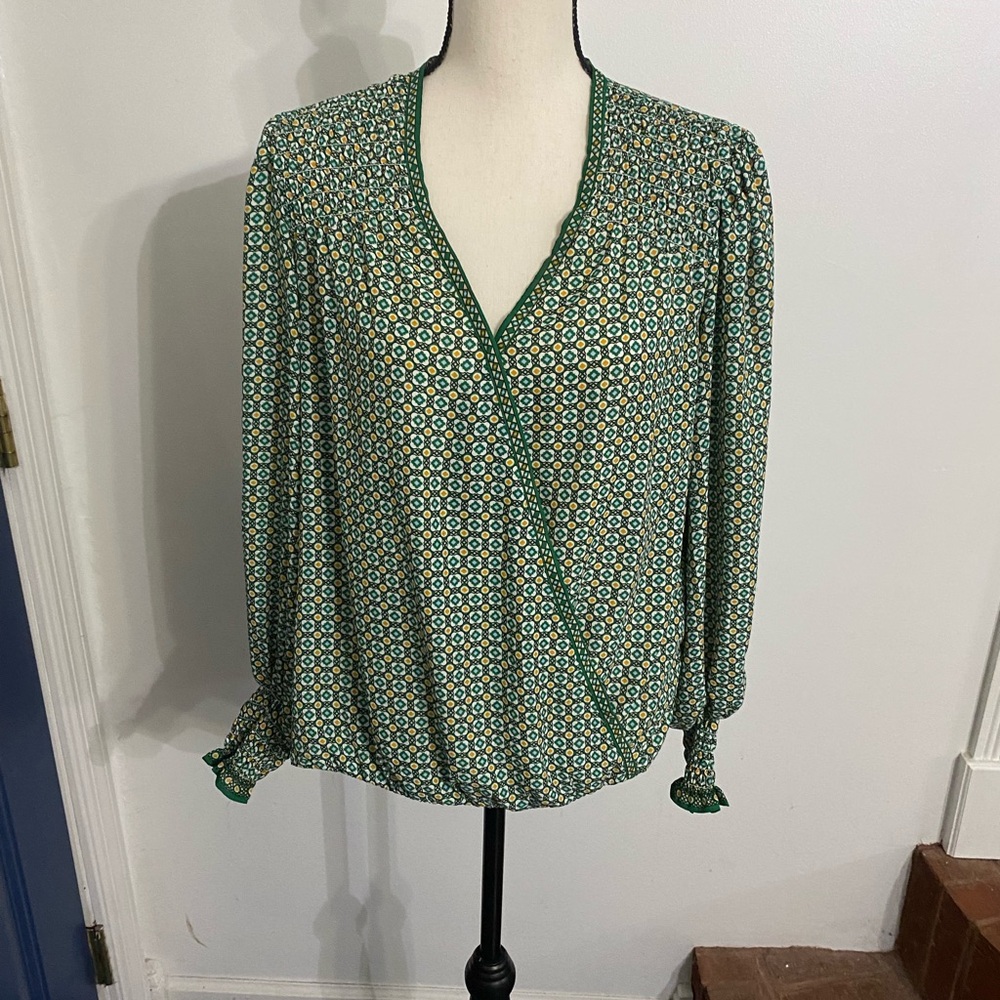 Max Studio Green Diamond Print Faux wrap blouse Size Large